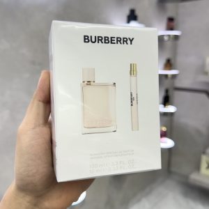 Burberry Her EDP Travel Set 100ML + 10ML - Image 2